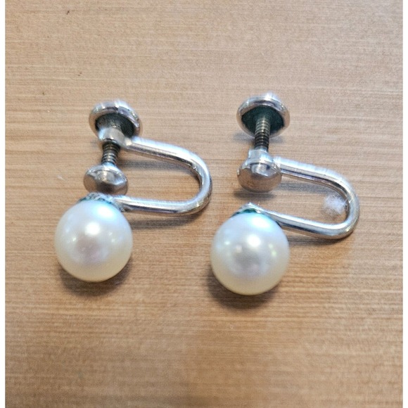 VINTAGE‎ CROWN TRIFARI Pearl Earrings Screw Back Faux Pearl Ball Vintage Jewelry - Picture 1 of 16